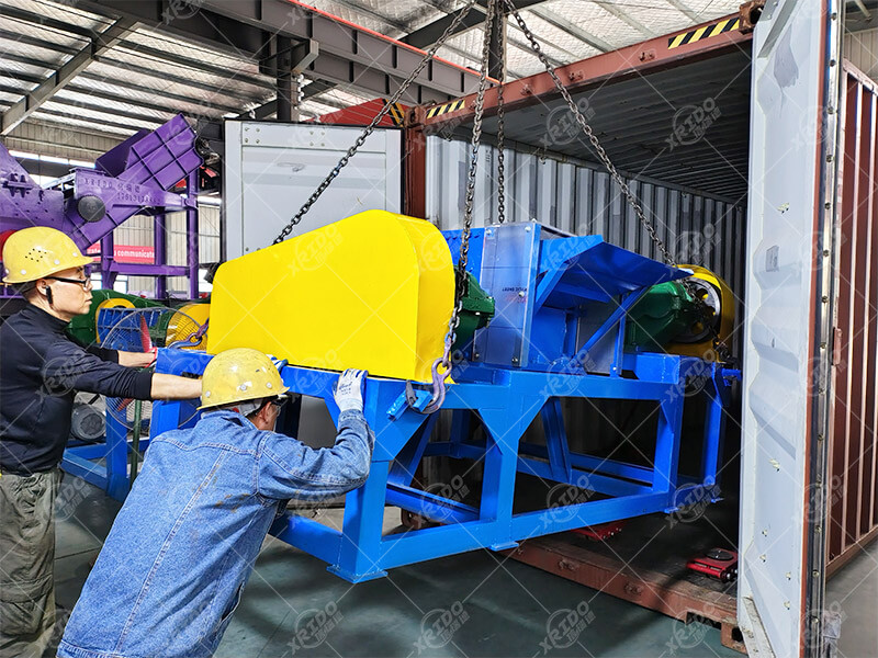 1000 Model Customized Double Shaft Shredder Delivery